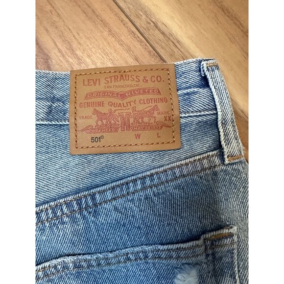 Levi’s 501 Premium Cut Off Denim Shorts 28 Distressed Light Wash - Picture 4 of 10